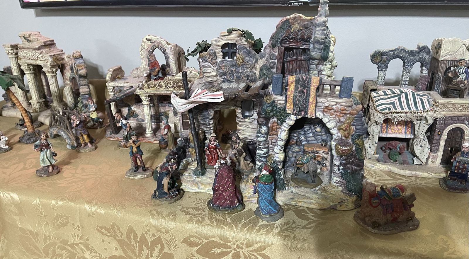 Main image 6