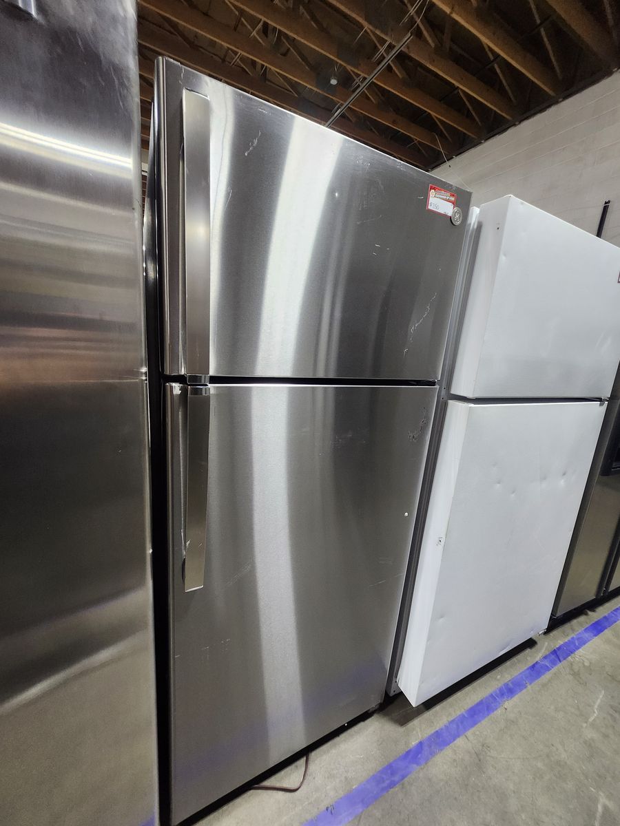 GE Top-Freezer Refrigerator in Stainless Steel