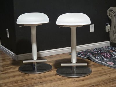 Set of 2 White Adjustable Swivel Bar Stools with Footrests - Modern Kitchen Island Seating