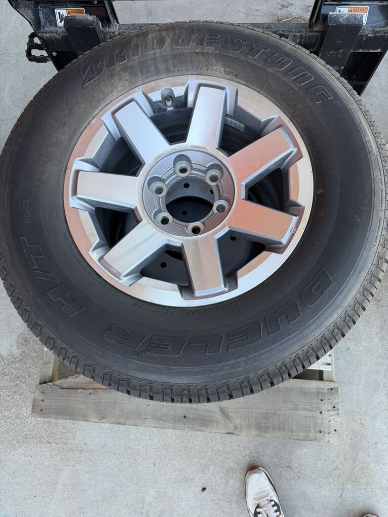 Toyota FJ Cruiser Spare Tire, 265/70R17