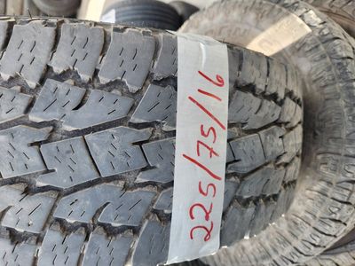 225/75r16 toyo open country at