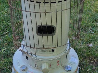 DuraHeat DH2304 Kerosene Heater Portable Radiant 23,800 BTU/hr White