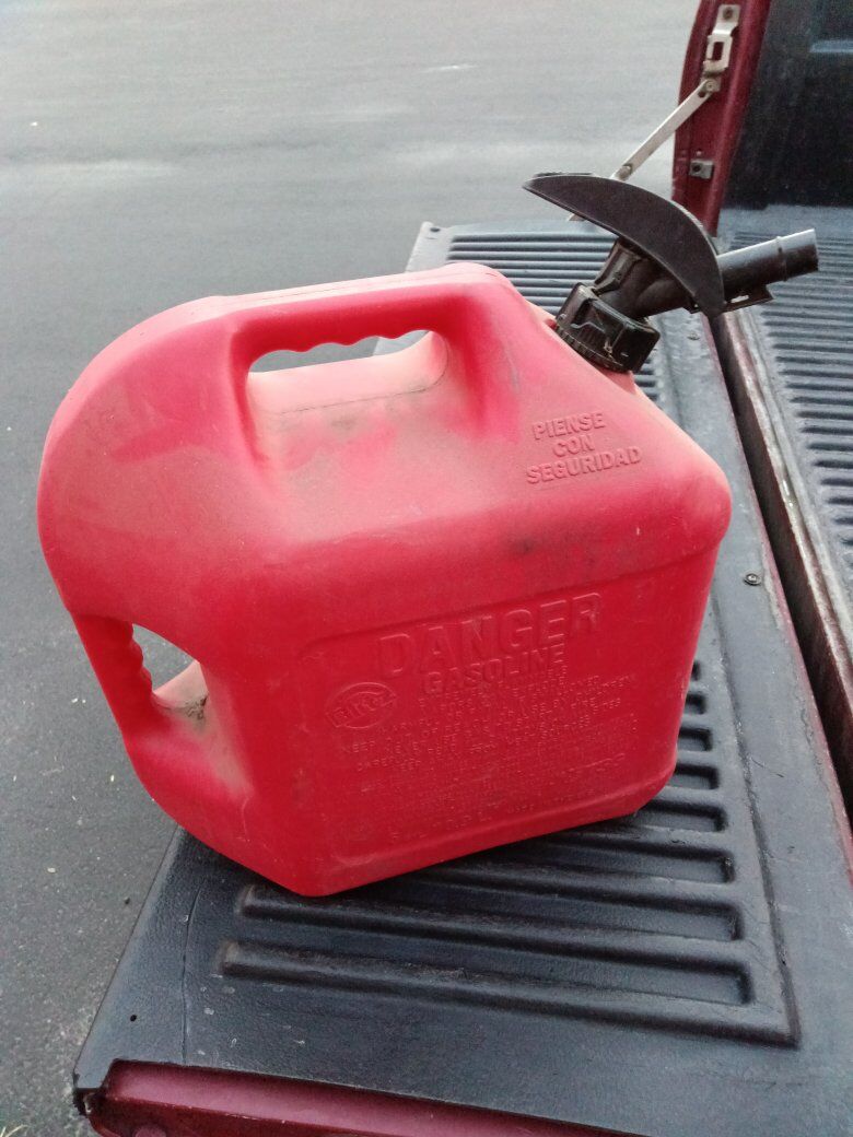 Quality Blitz 5 Gal Gas Can In Good Condition!
