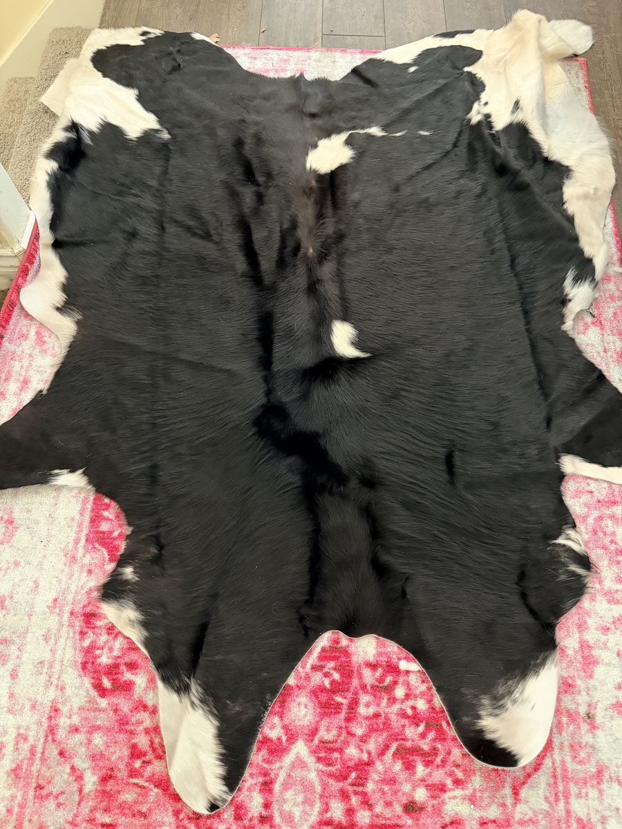 New  Cowhide Rug 4'x6' Black And White Tanned Fur