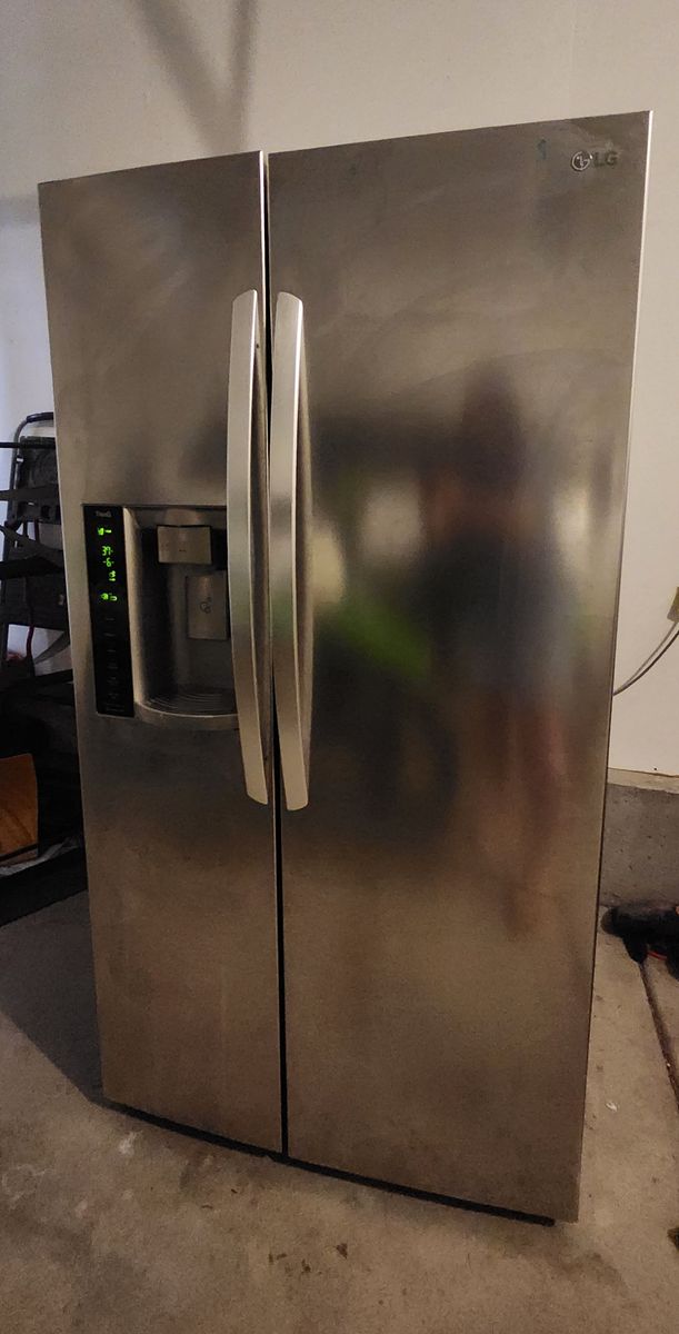 4 1/2 year old LG fridge
