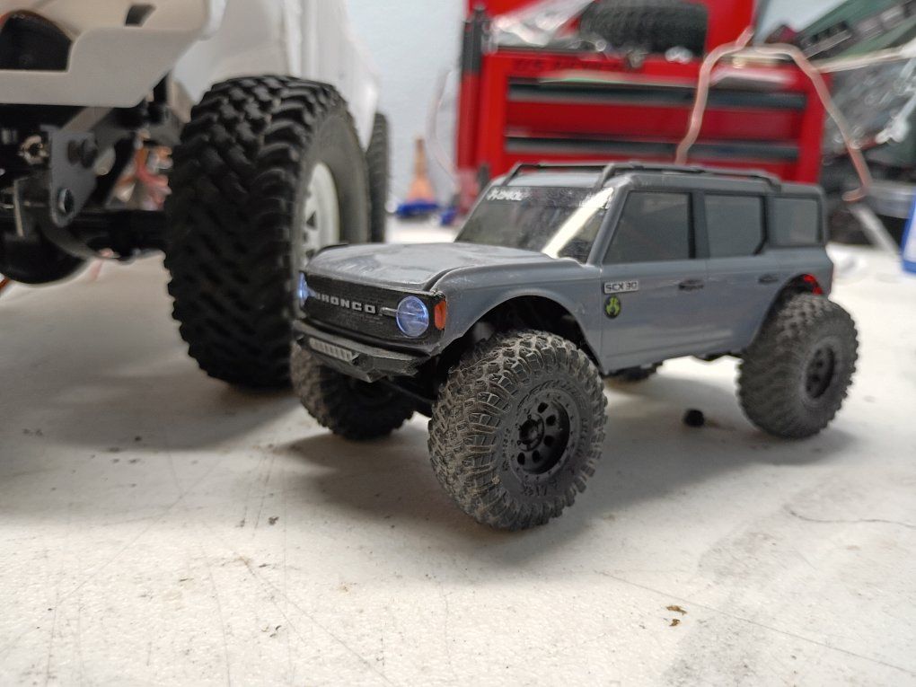 Axial SCX30 Bronco Scale 4WD RC Rock Crawler