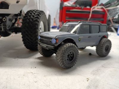 Axial SCX30 Bronco Scale 4WD RC Rock Crawler