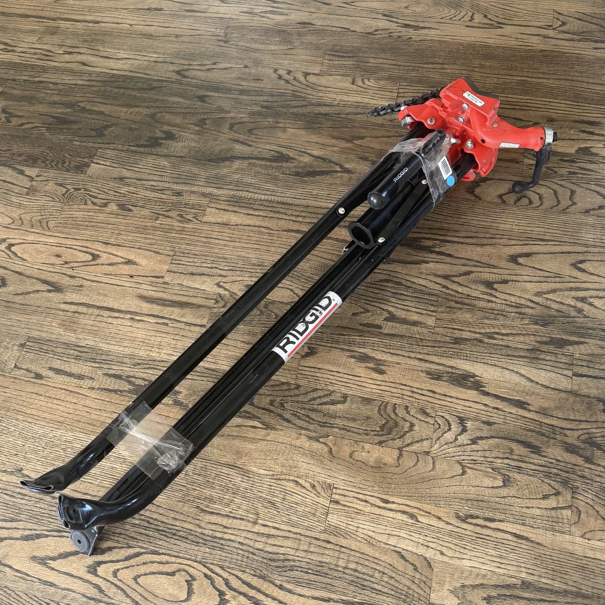 RIDGID Tripod Pipe Vise Stand with Chain - Heavy Duty Workstation