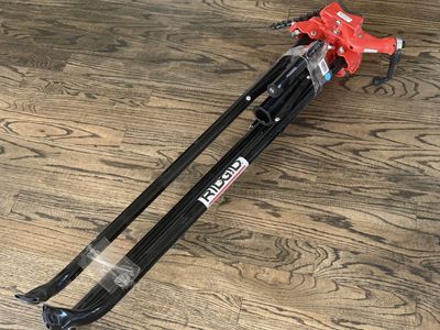 RIDGID Tripod Pipe Vise Stand with Chain - Heavy Duty Workstation