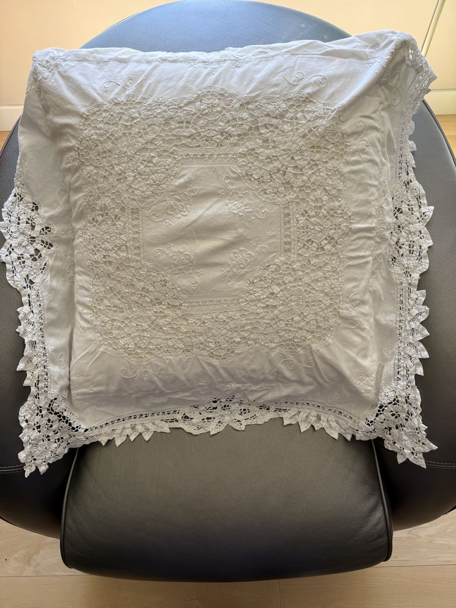 Bed throw pillow