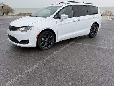 2020 CHRYSLER PACIFICA Touring-L Plus