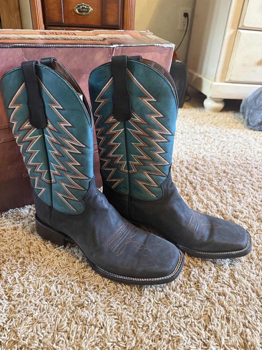 Men’s 10.5 cowboy boots