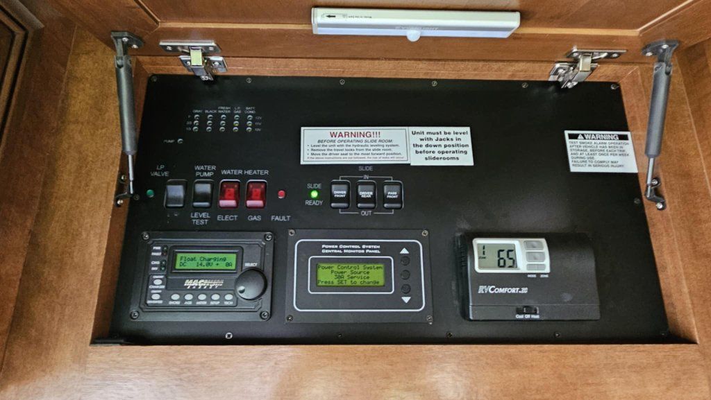 Main image 7
