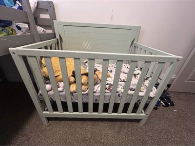 Baby crib