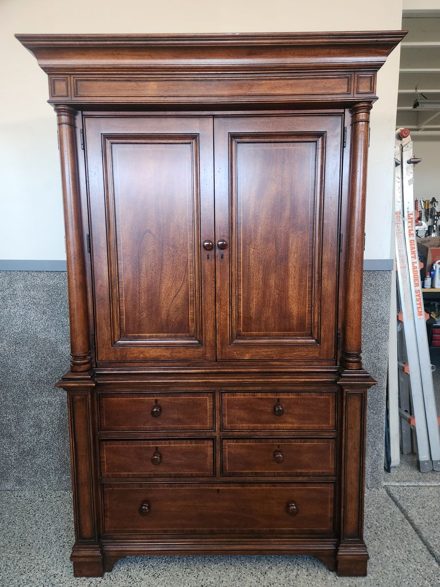 Thomasville Frederickburg Mahogany Armoire