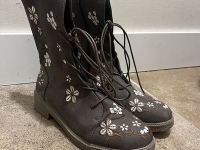 Embroidered Flower Boots