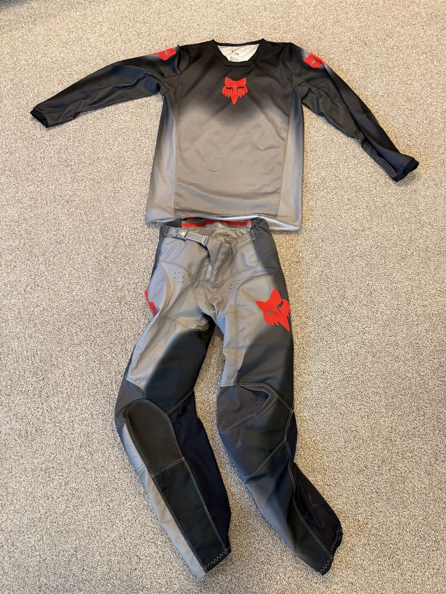 Fox Racing 180 Motocross Gear Set Black/Grey/Red Dirt Bike Jersey (Youth XL) & Pants (Youth 28)