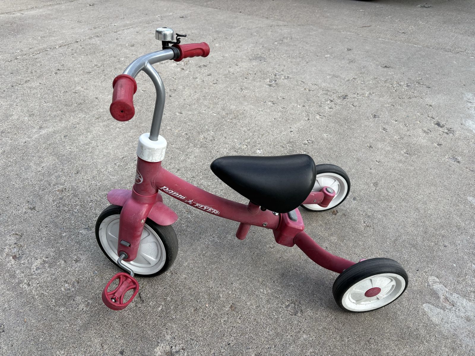 Radio Flyer Red Rider Trike - Classic Red Tricycle with Bell for Toddlers