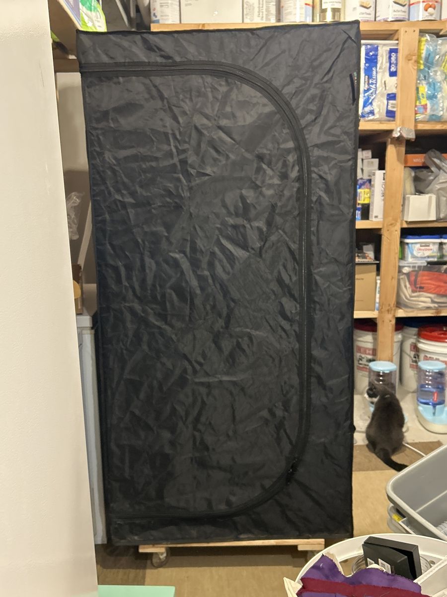 2x2x4 grow tent