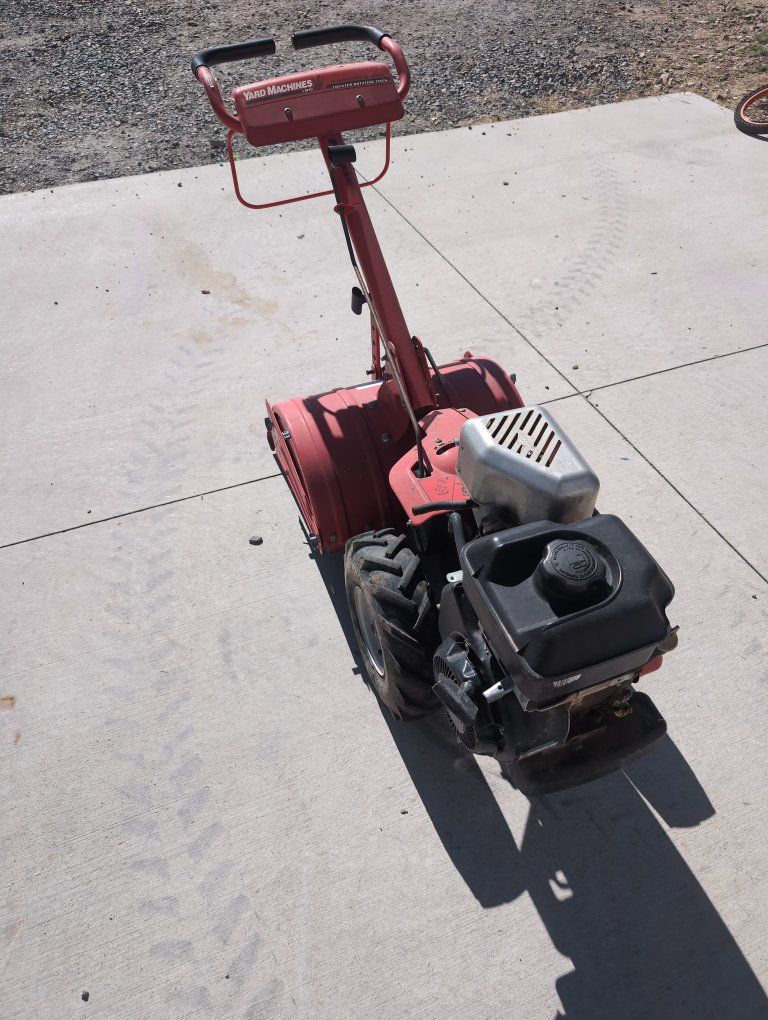 Yard Machines Rear Tine Tiller, Briggs & Stratton Engine
