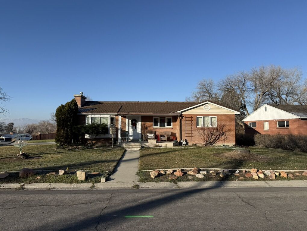 Private Room for Rent in Millcreek/Holladay – March 1st--Amazing Mountain Access