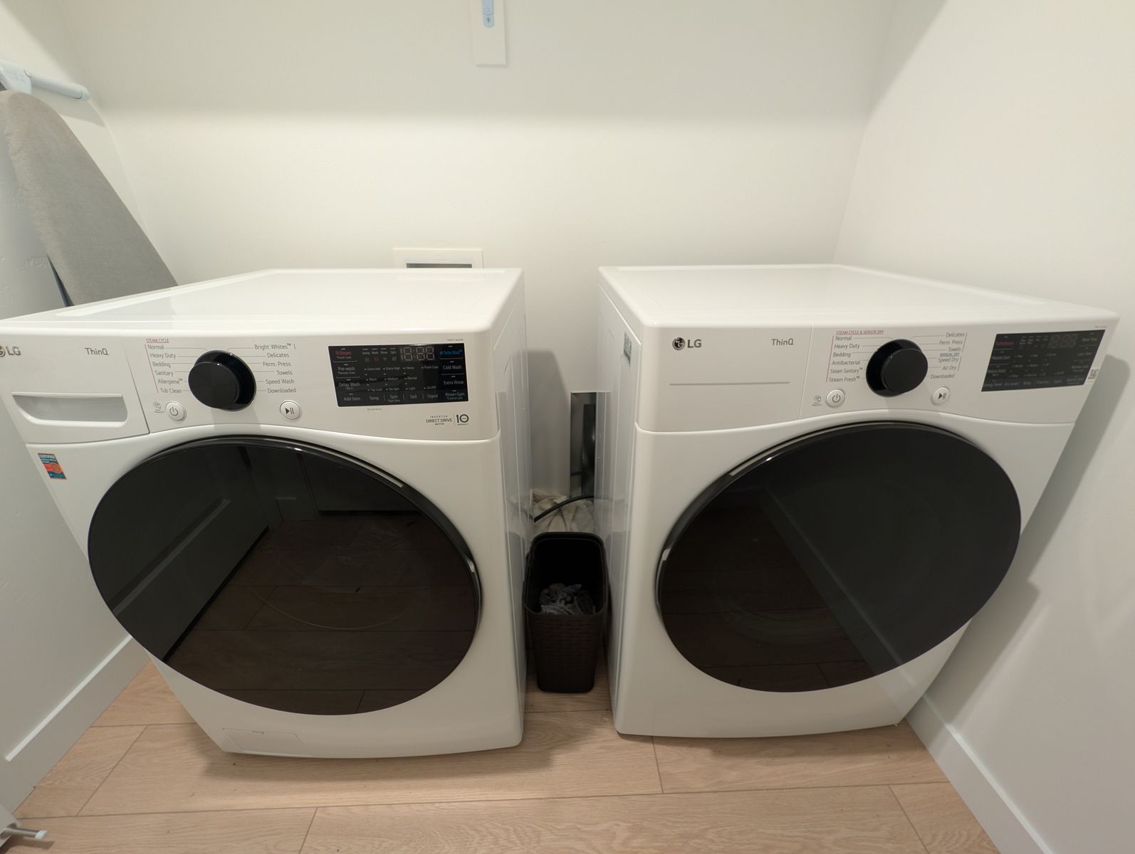 **$200 discount from list price if picked up by 5/8** LG smart washer and dryer combo