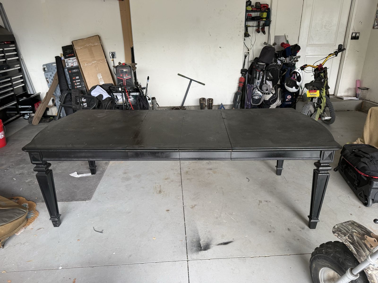Elegant Black Dining Table with Two Extension Leaves - Expandable Wooden Dinner Table