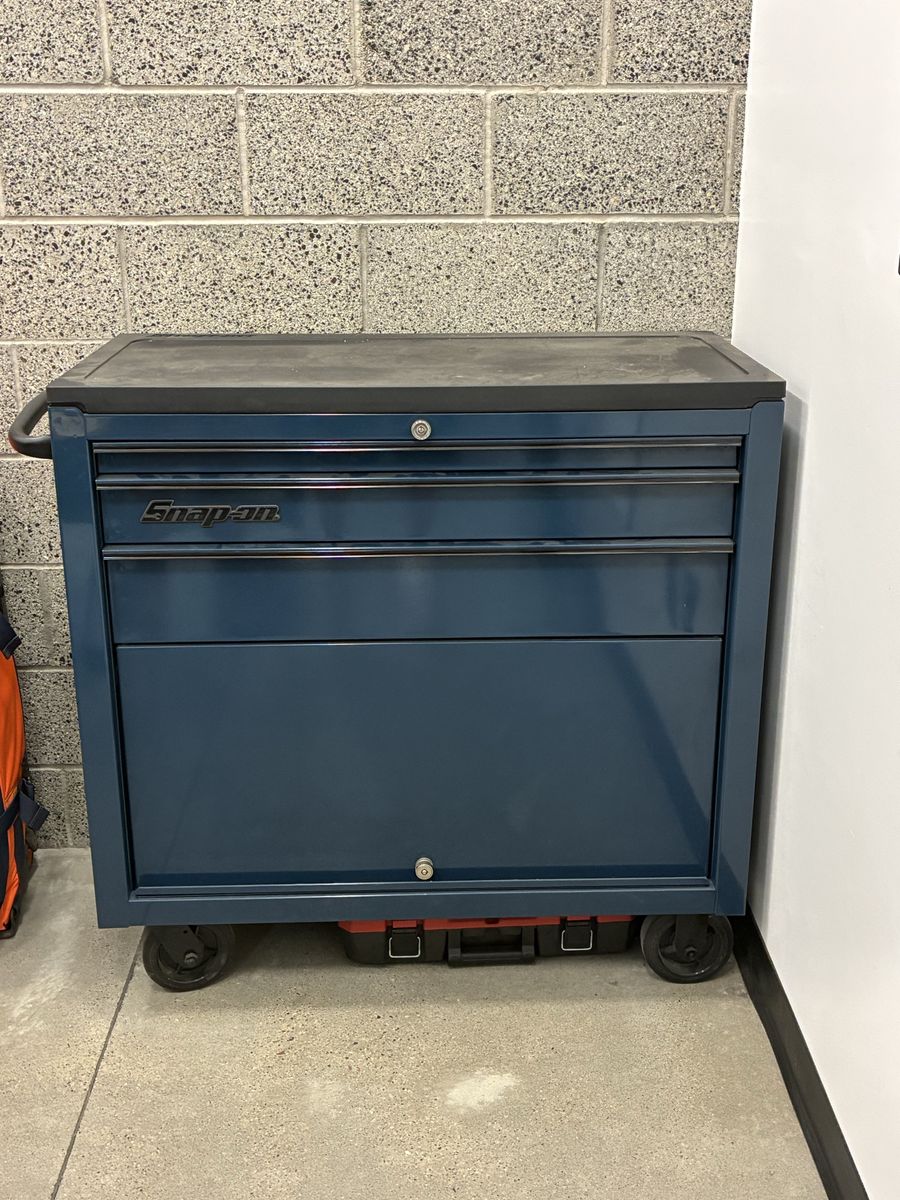 Snap-on Rolling Tool Chest Cart with Drawers Blue