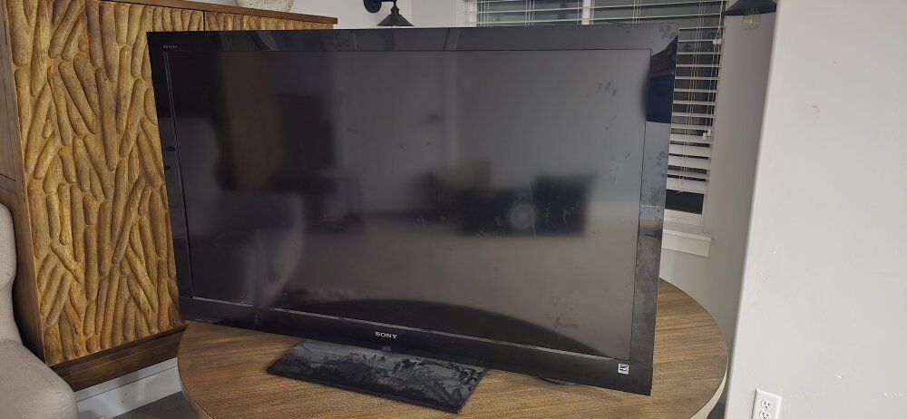 Sony Bravia 52" LED TV (model KDL-52EX70)