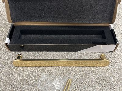 Alno Creations Moderne center pulls