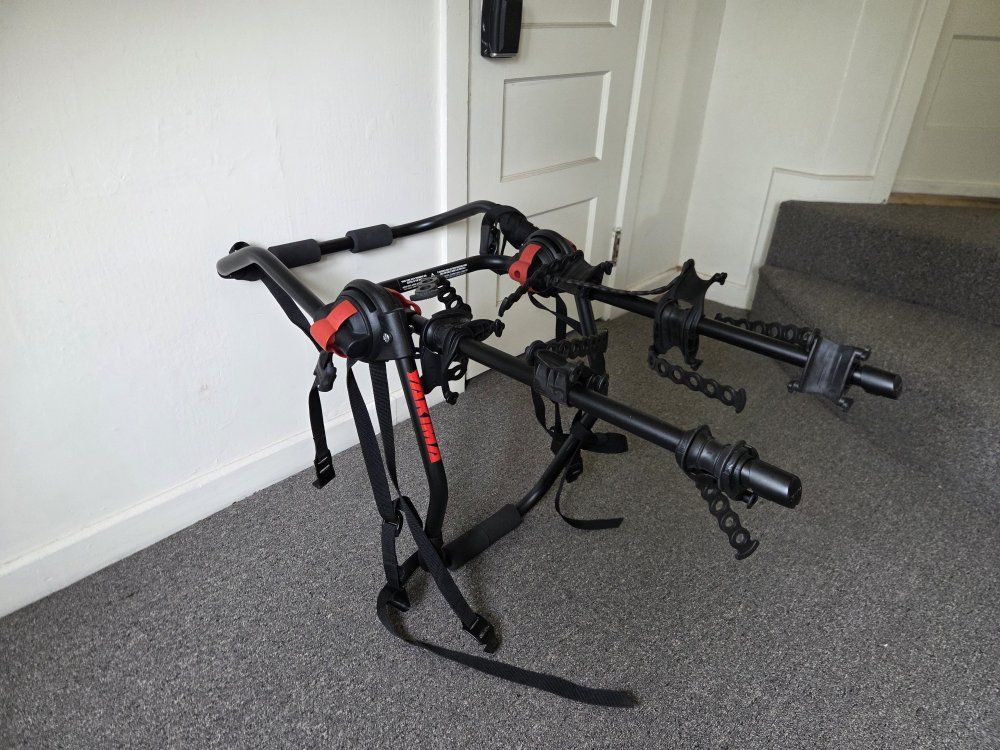 Yakima HangOut 2-Bike Trunk Rack