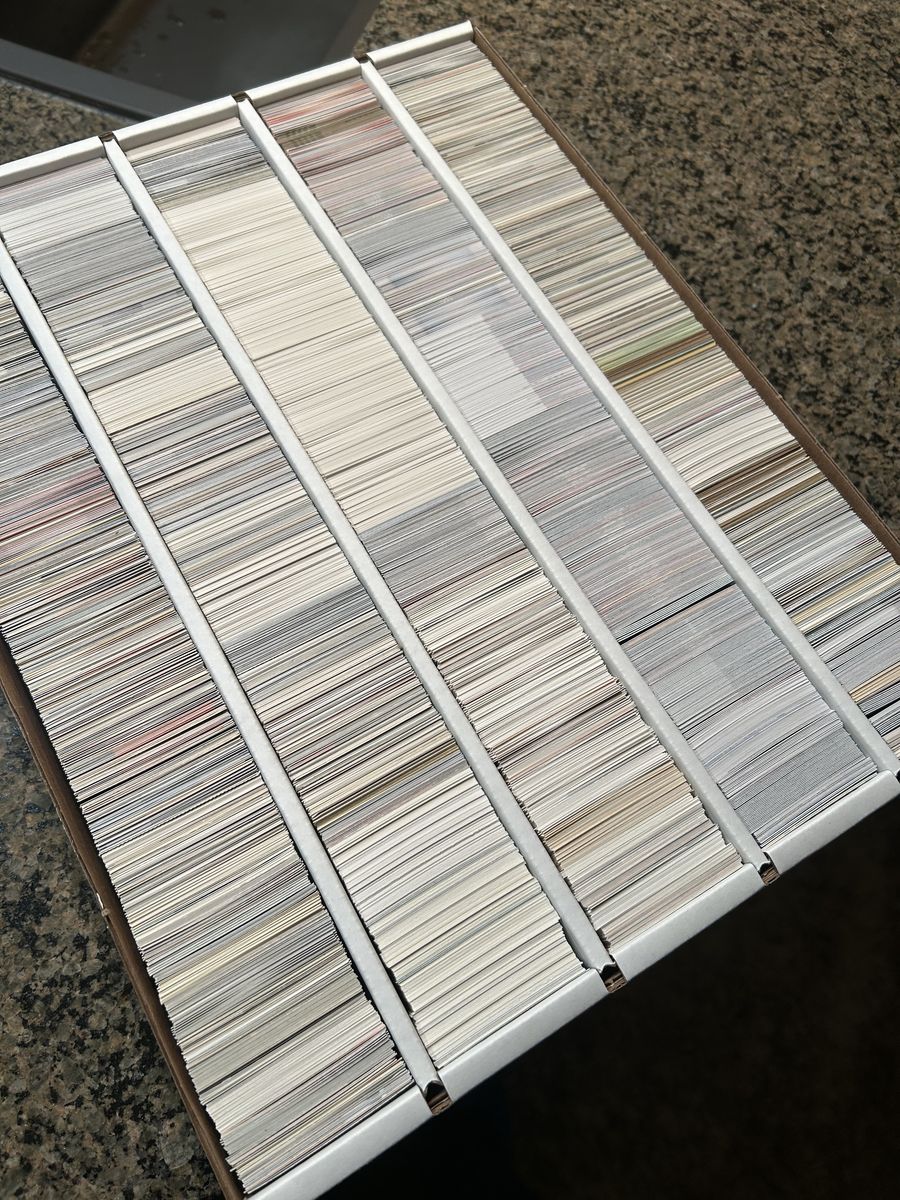 4000-5000 assorted sports cards