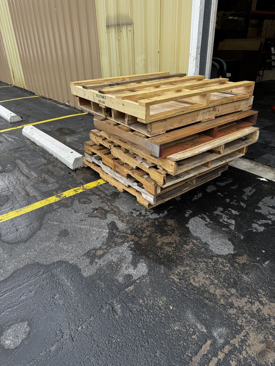 Free Wood Pallets