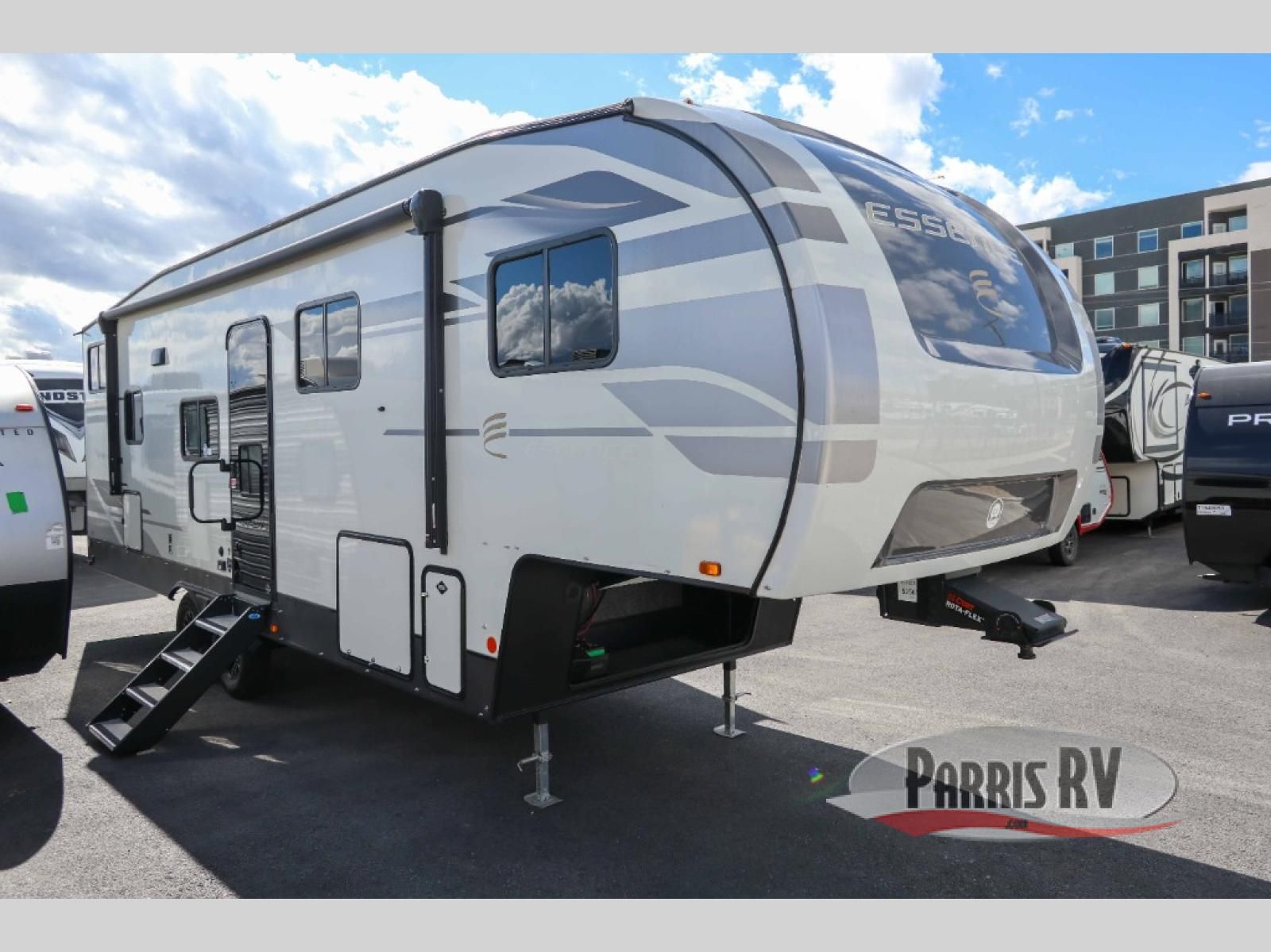 Used 2025 Cruiser Essence E-28DB