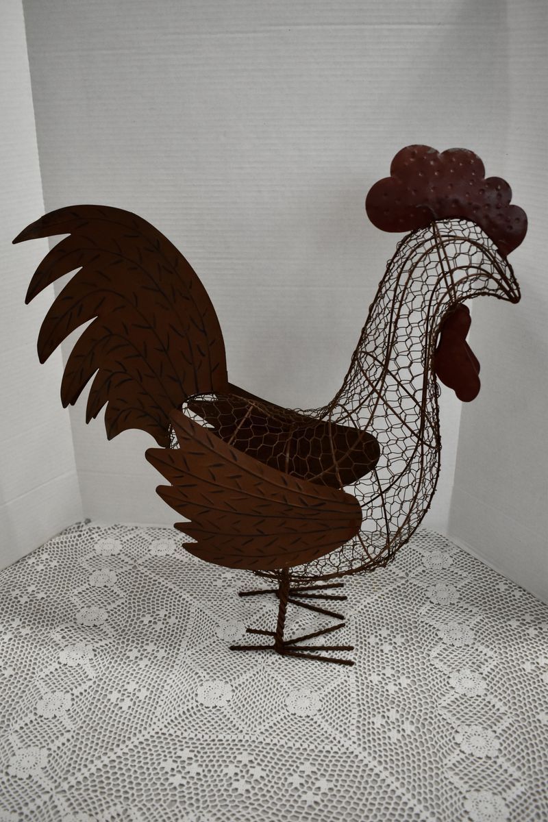   A Very Unique Vintage X Large Wire Rooster / Chicken For Fun Home Or Yard  Decor