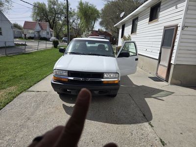 2003 Chevrolet S-10 Base