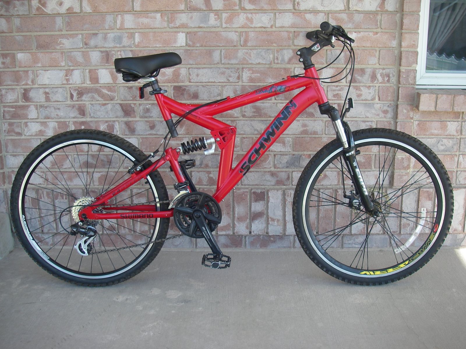 Mens / Boys, Aluminum, Full Suspension 26" Mountain Bike, SCHWINN DITCH 2.0 DH, 24 Speed, Red, New Tires, 19" Frame.