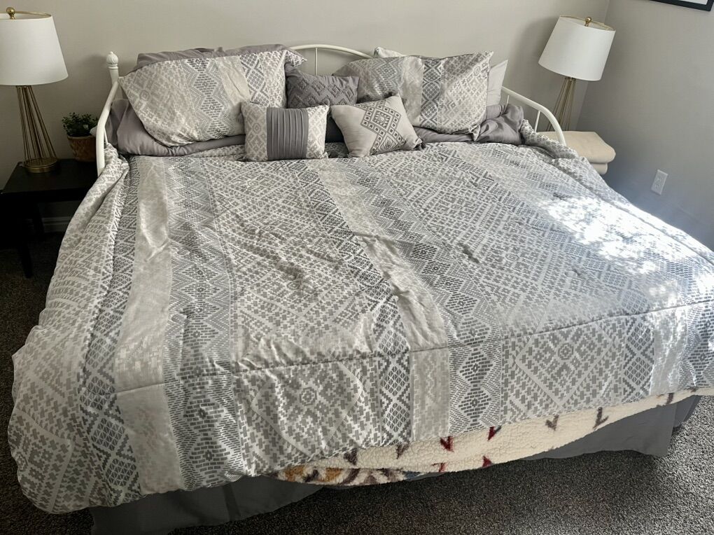 Day Bed With Matress