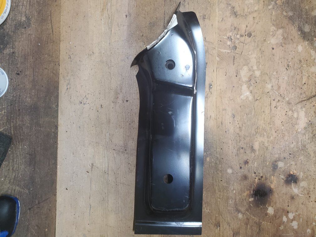 Trunk floor frame brace, R/L