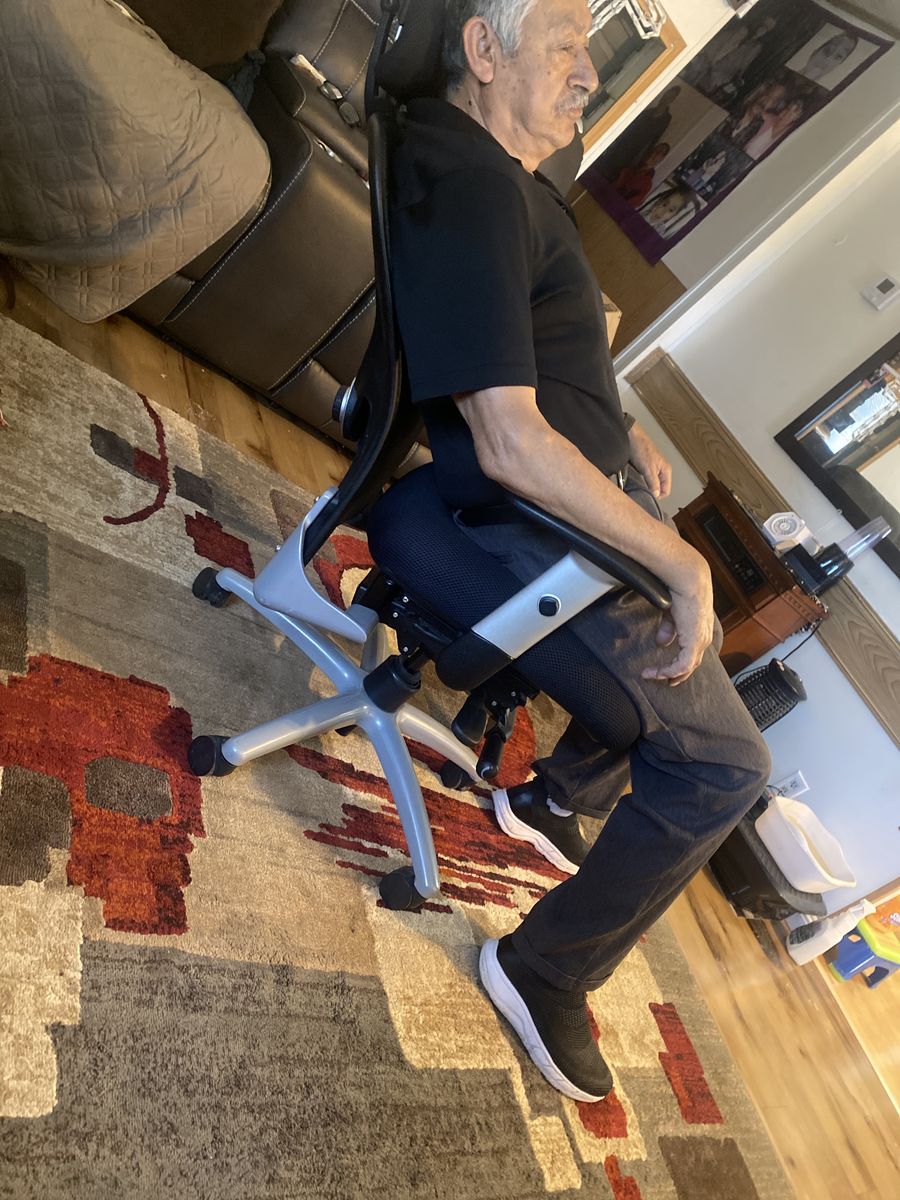 Office  Chair Exellente   Condition   Spin Down  U