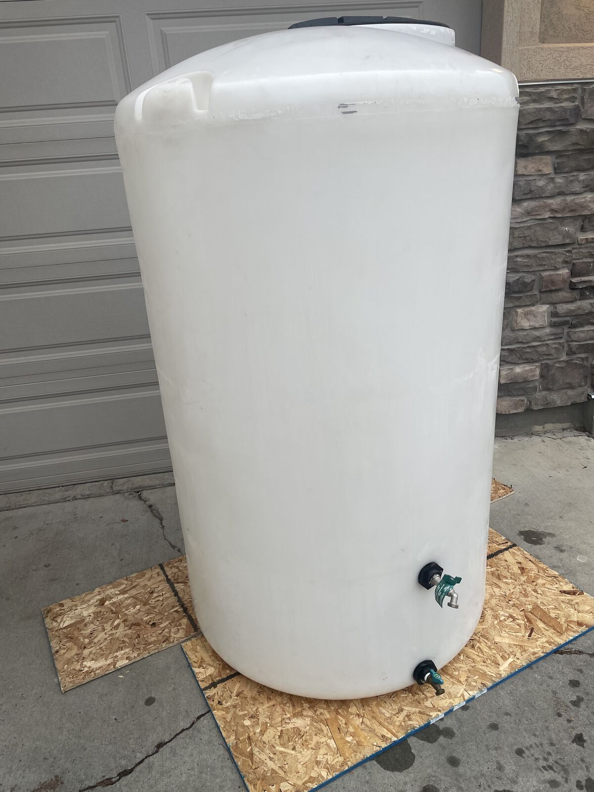 300 Gallon Water Tank Emergency Storage