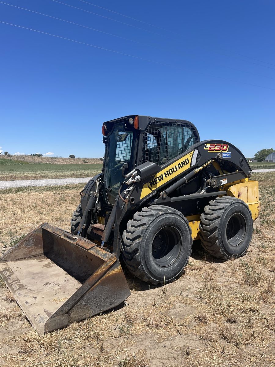 New holland skid steer