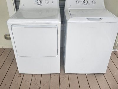 GE Washer and Dryer Set White GTW335ASN2WW GTD33GASK1WW