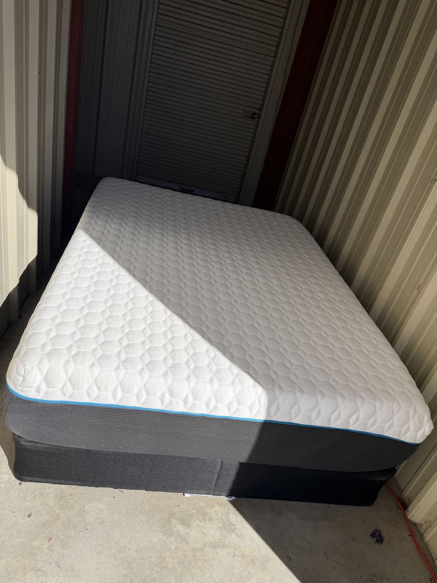Super Nice Mattress + Box Spring!!!