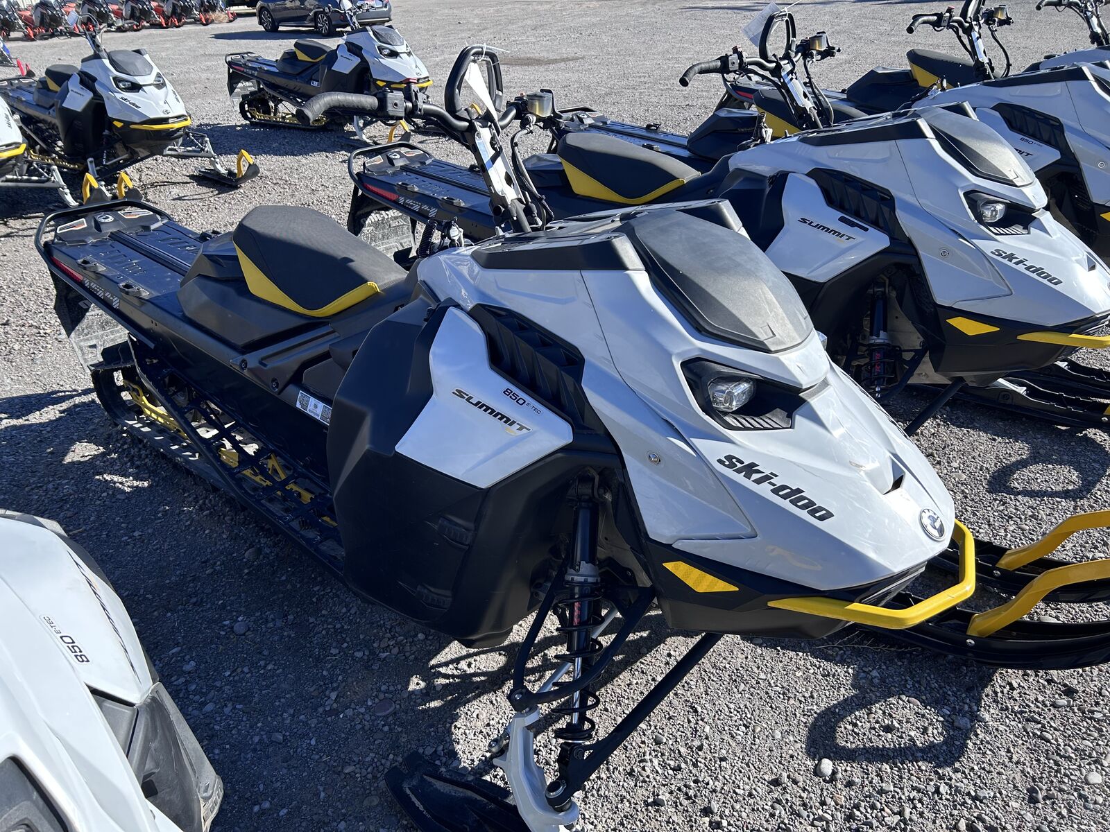 2023 Ski-Doo Summit SP 154 850 E-TEC ES PowderMax Light 2.5 w/ FlexEdge Sled