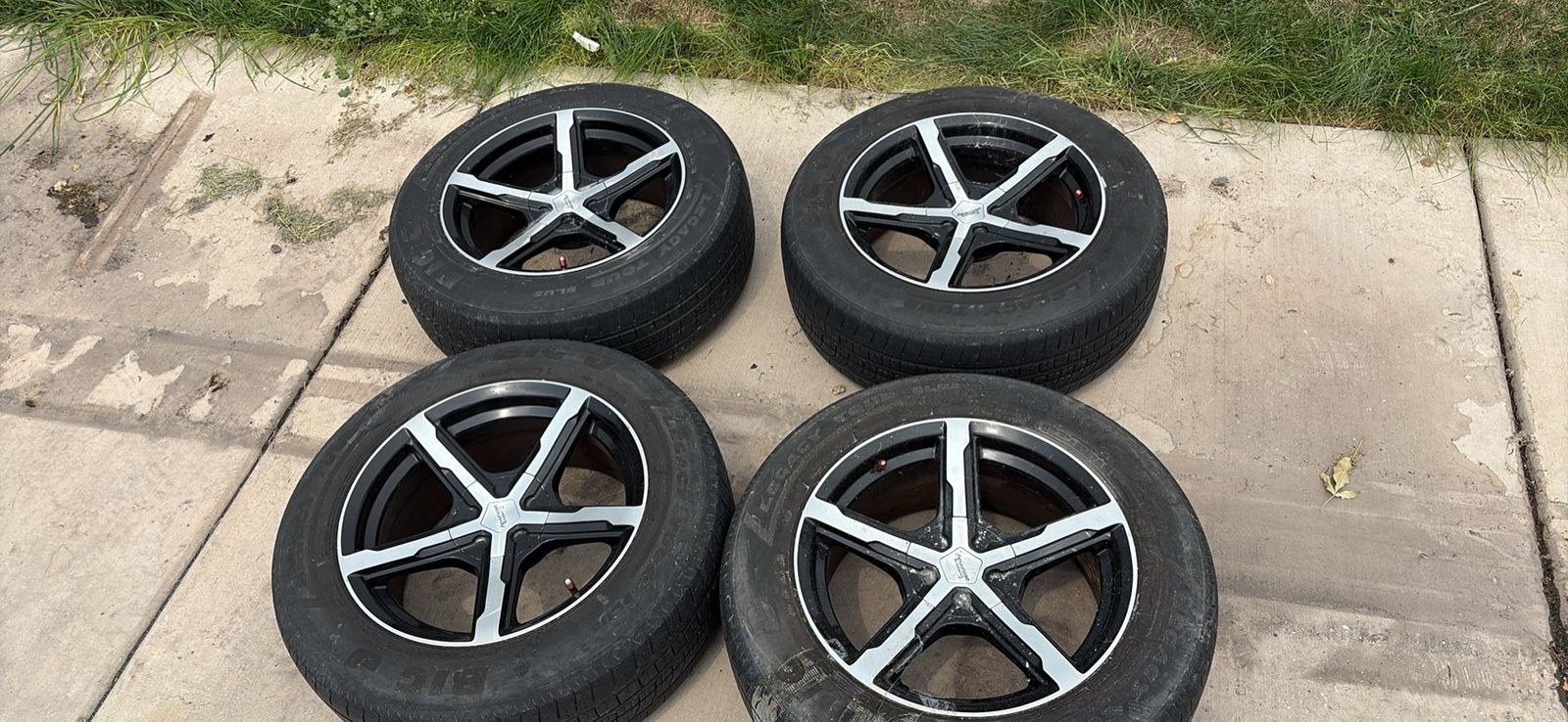 17 inch rims American racing wheels 215/65R17.