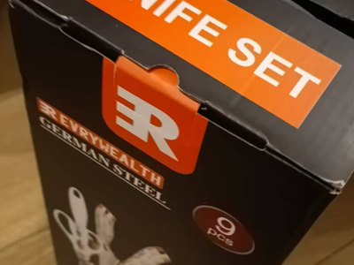 New in box 6-in-1 Knife Set