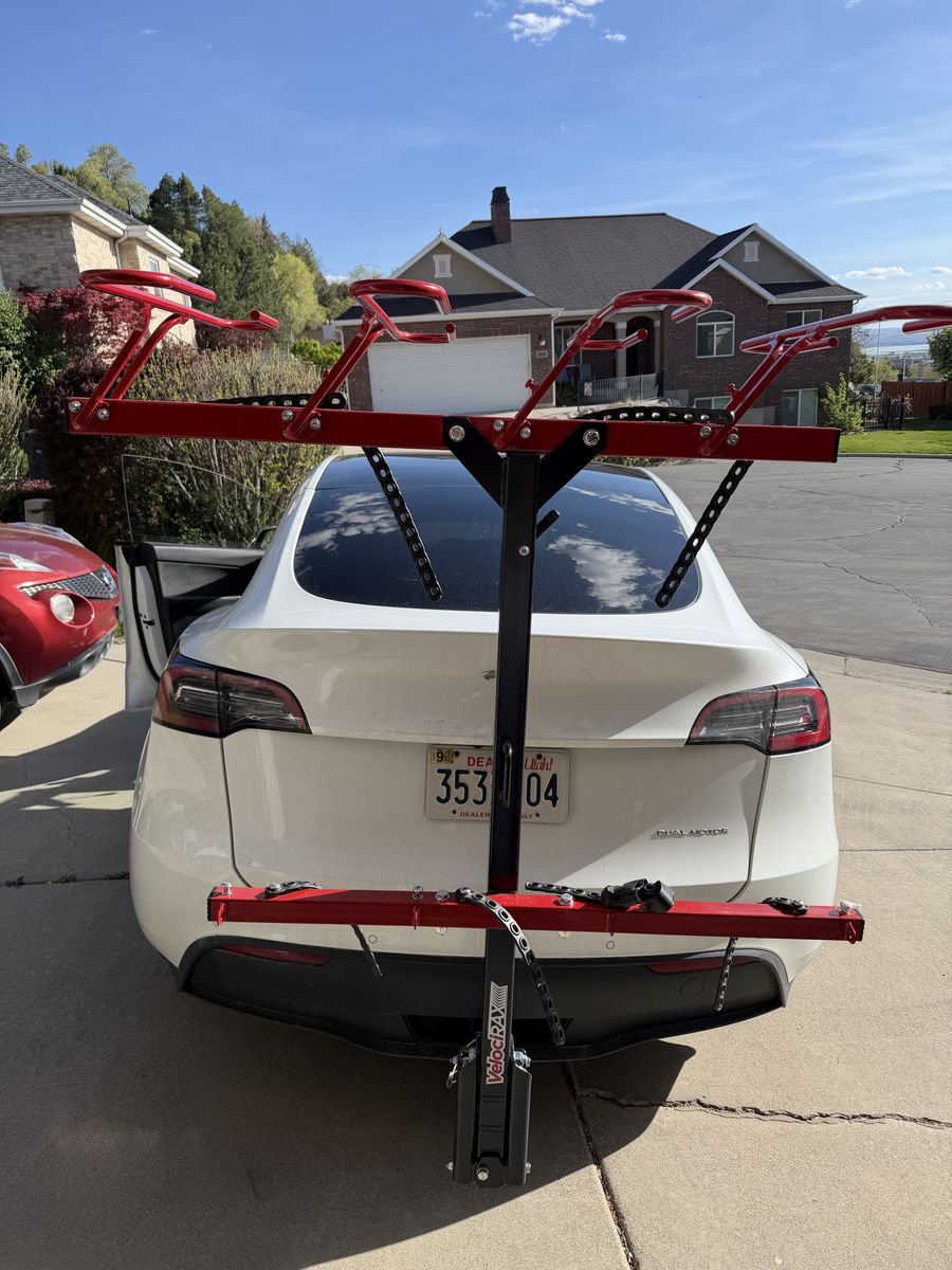 VelociRAX 4-Bike Vertical Hitch Rack