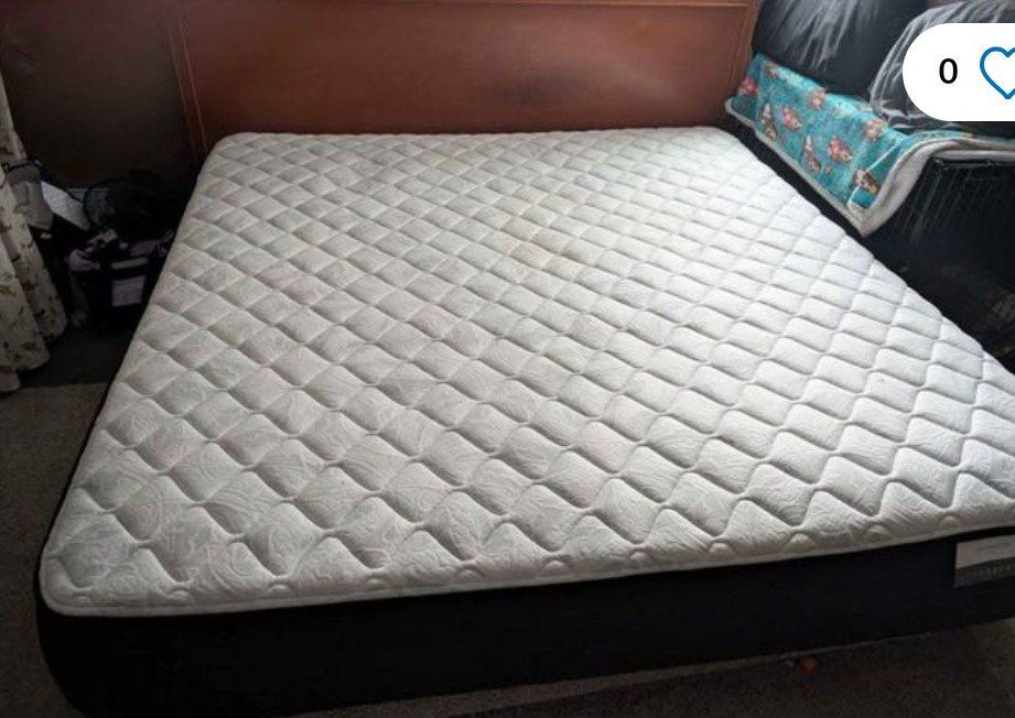 Lunessence Introspection Firm Queen Mattress - Excellent Condition