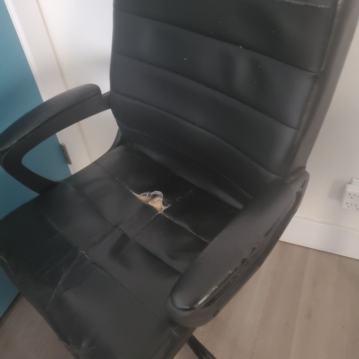 Medium office chair